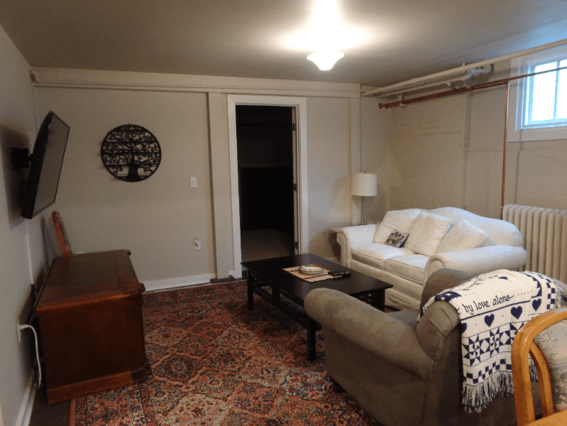 Everett House: 1012 Grand Ave