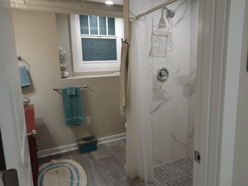 Everett House: 1012 Grand Ave