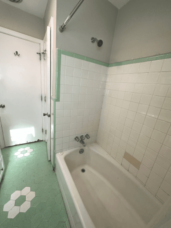 louisville House: 816 french avenue