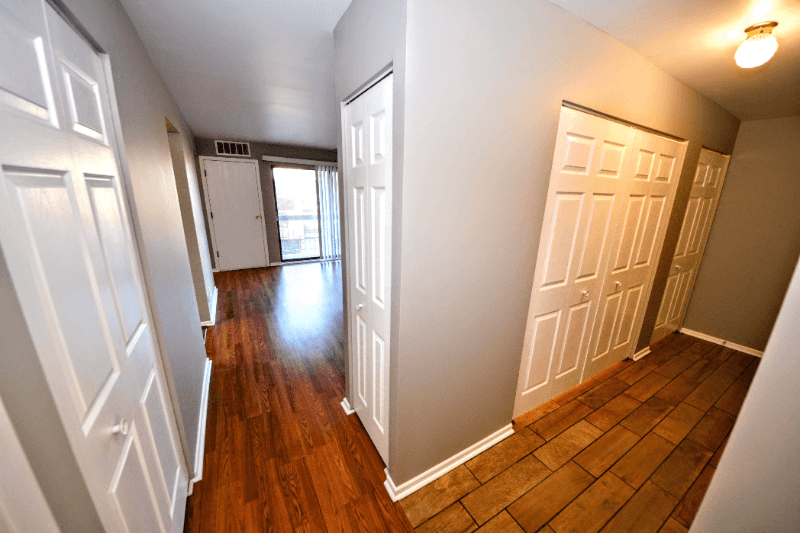 Orland Park Apartment: 9025 Lincoln Ct