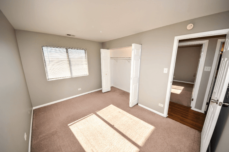 Orland Park Apartment: 9025 Lincoln Ct