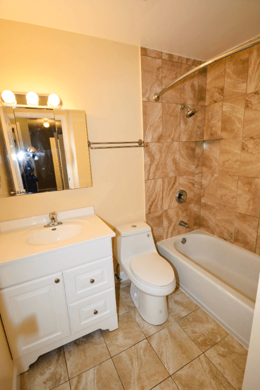Orland Park Apartment: 9025 Lincoln Ct