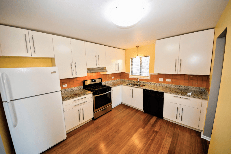 Orland Park Apartment: 9025 Lincoln Ct