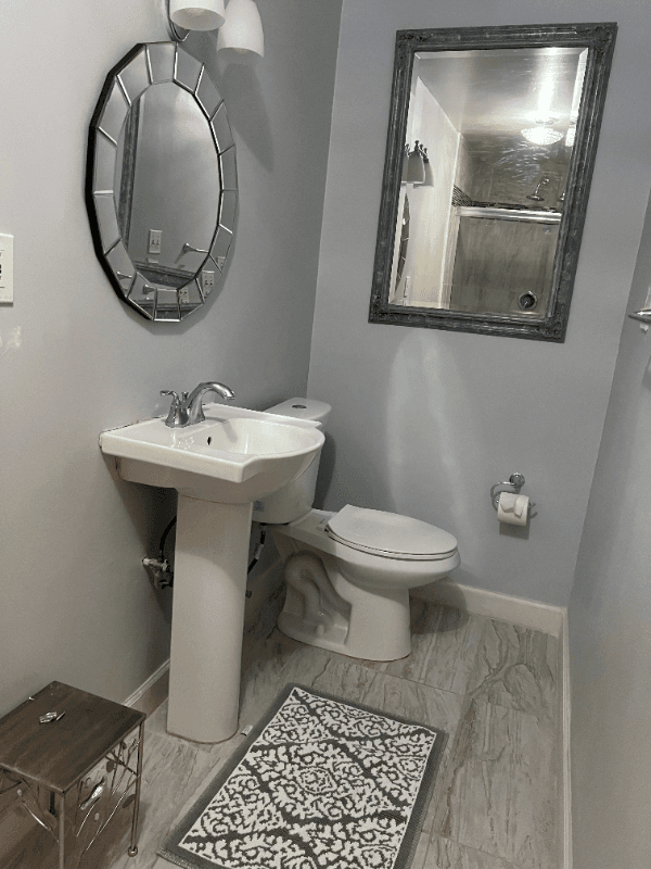 Fort Washington House: 12000 Block Surrey Circle Dr