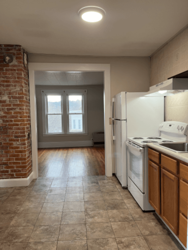 Barre Multiplex: 21 Pleasant St