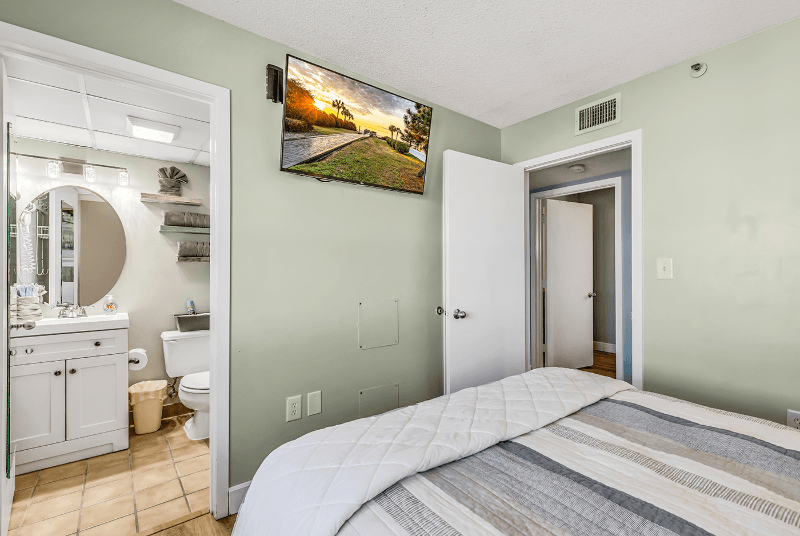 Myrtle Beach Condo: 1700 N Ocean Blvd, Myrtle Beach, SC 29577