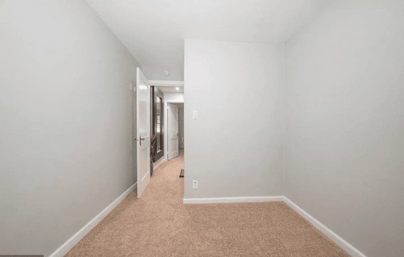 UPPER DARBY Townhome: 325 HAMPDEN RD