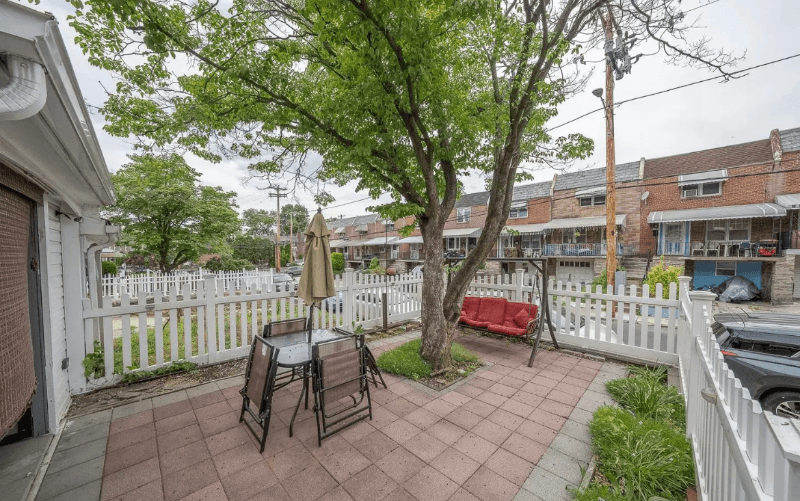 UPPER DARBY Townhome: 325 HAMPDEN RD