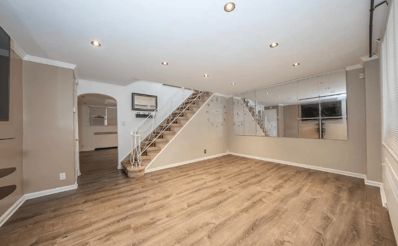 UPPER DARBY Townhome: 325 HAMPDEN RD