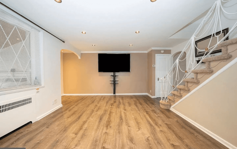 UPPER DARBY Townhome: 325 HAMPDEN RD
