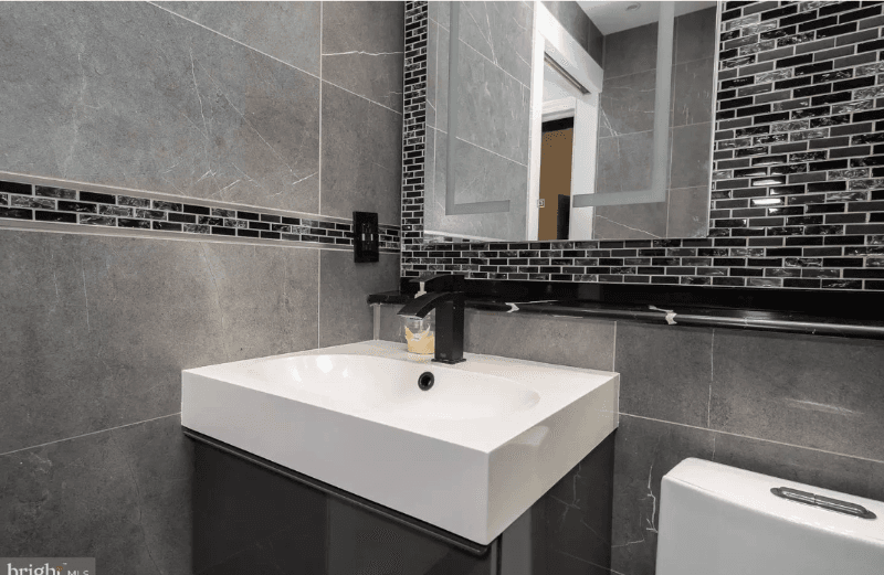 UPPER DARBY Townhome: 325 HAMPDEN RD