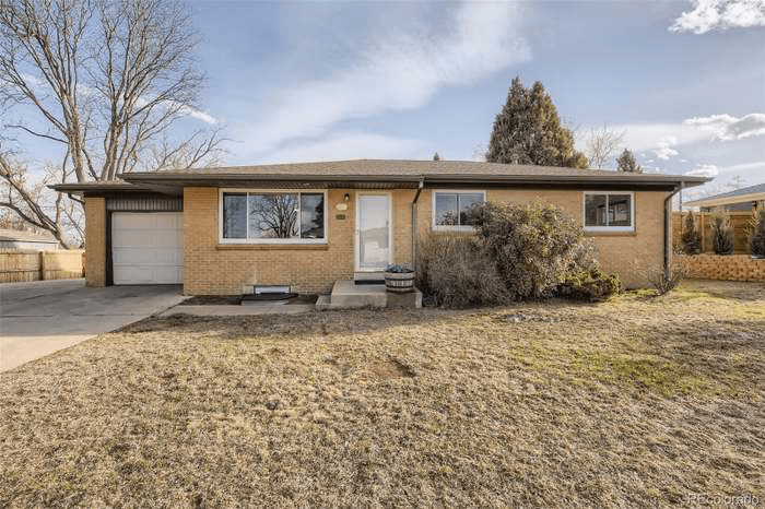 Englewood House: 3378 W Saratoga Ave