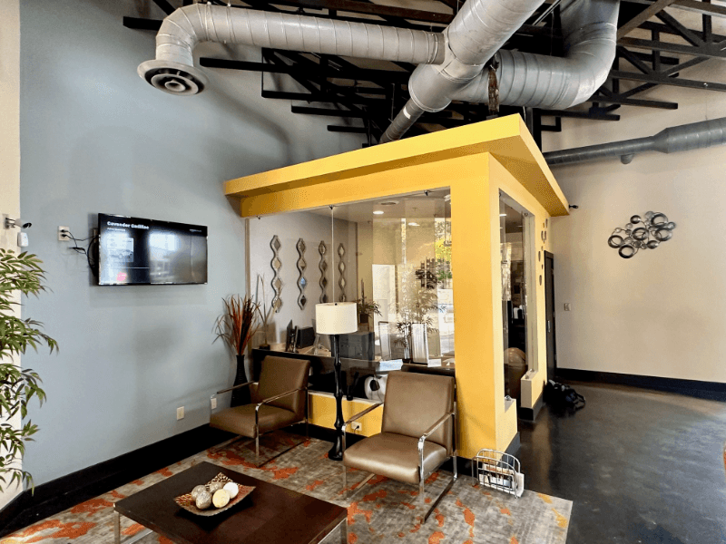 San Antonio House: 6201 Grissom Rd