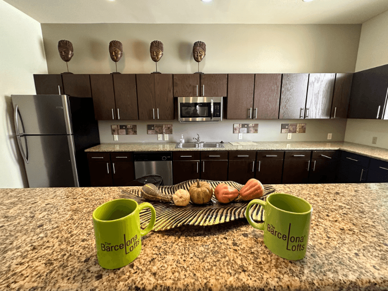 San Antonio House: 6201 Grissom Rd