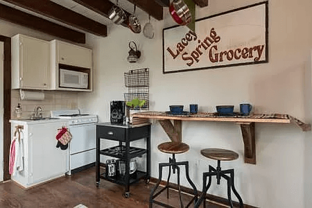 Harrisonburg House: 4234 N. Valley Pike