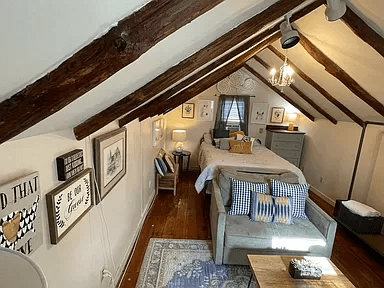 Harrisonburg House: 4234 N. Valley Pike