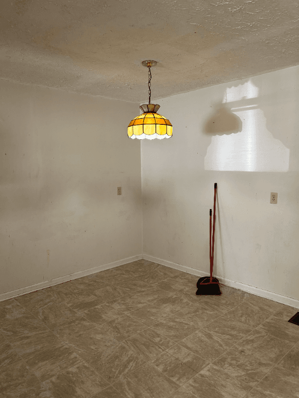 Harrisonburg House: 4235 North Valley Pike