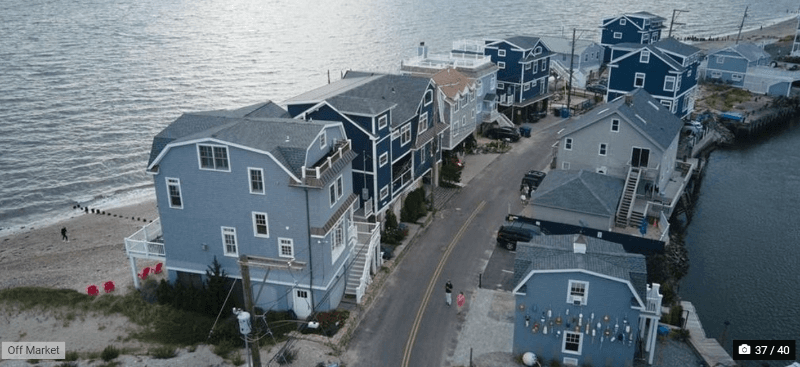Fairfield House: 2123 Fairfield Beach Road