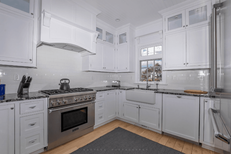 Fairfield House: 2123 Fairfield Beach Road
