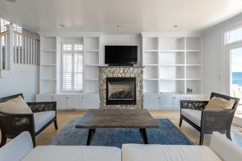 Fairfield House: 2123 Fairfield Beach Road