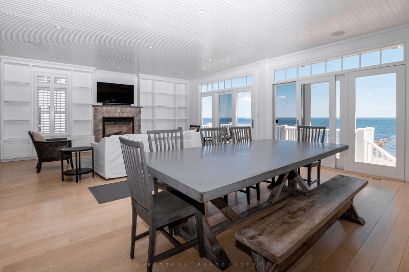 Fairfield House: 2123 Fairfield Beach Road