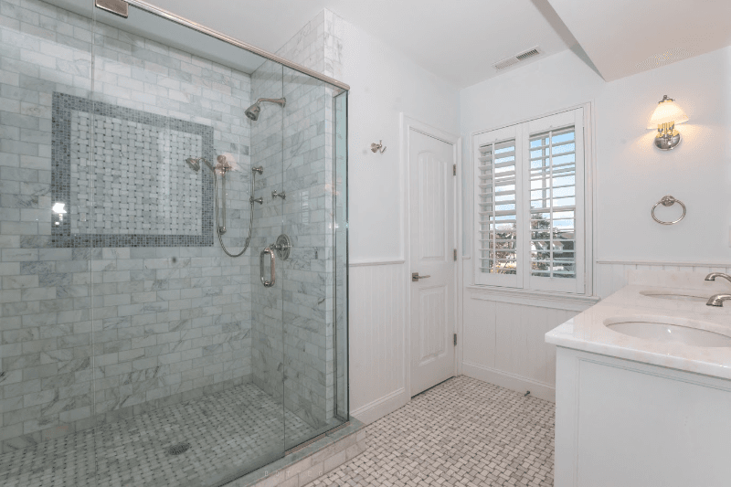 Fairfield House: 2123 Fairfield Beach Road