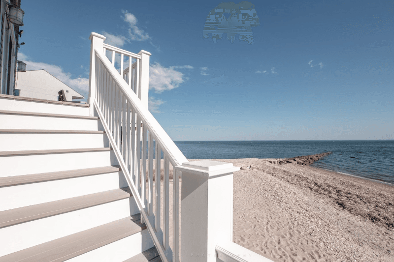 Fairfield House: 2123 Fairfield Beach Road