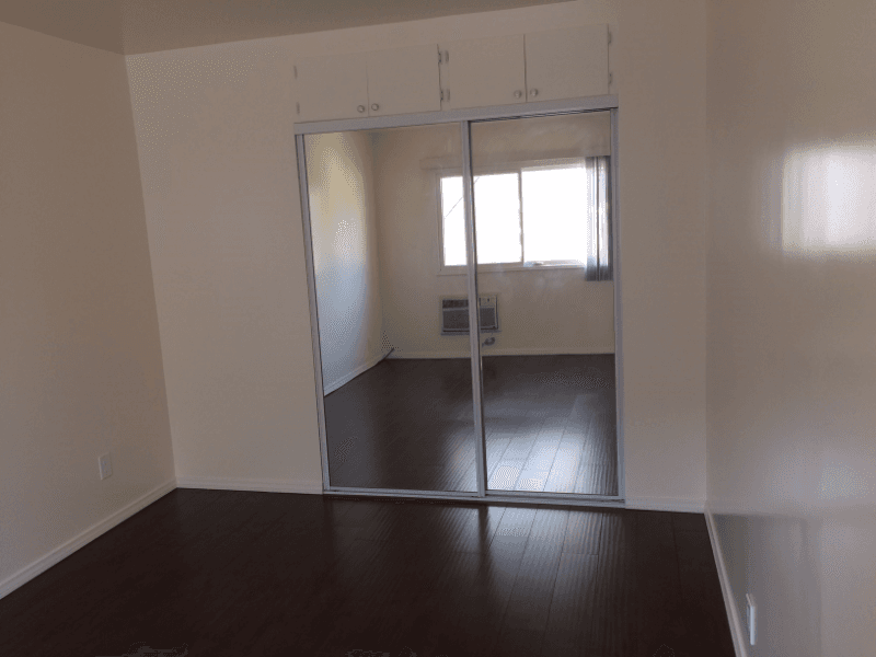 Los Angeles Apartment: 1760 N El Cerrito Pl