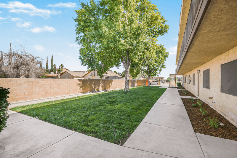 Palmdale Apartment: 38225 12th St E