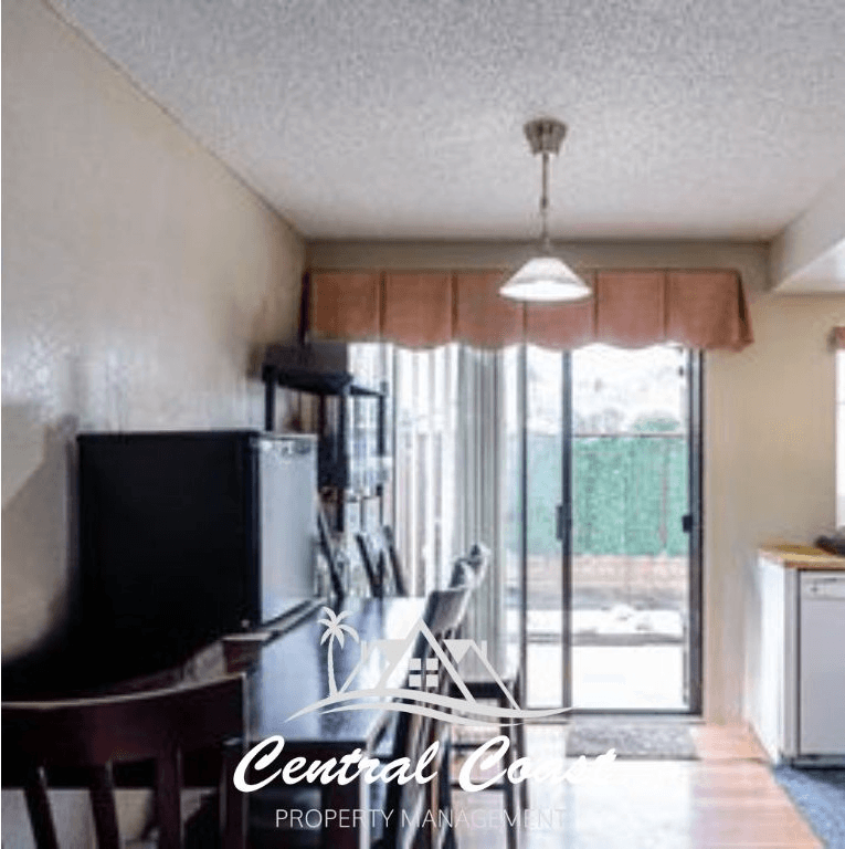 Lompoc Townhome: 1204 E Walunut Ave