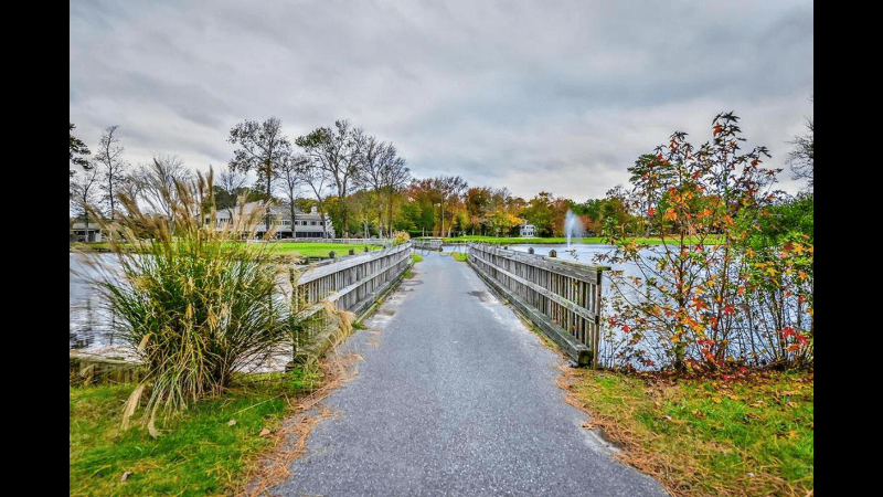 Ocean POines Townhome: 438 Ocean Pkwy