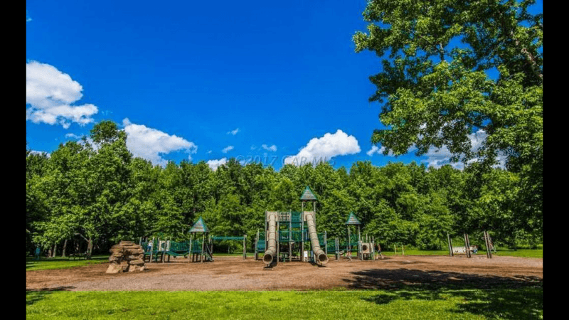 Ocean POines Townhome: 438 Ocean Pkwy