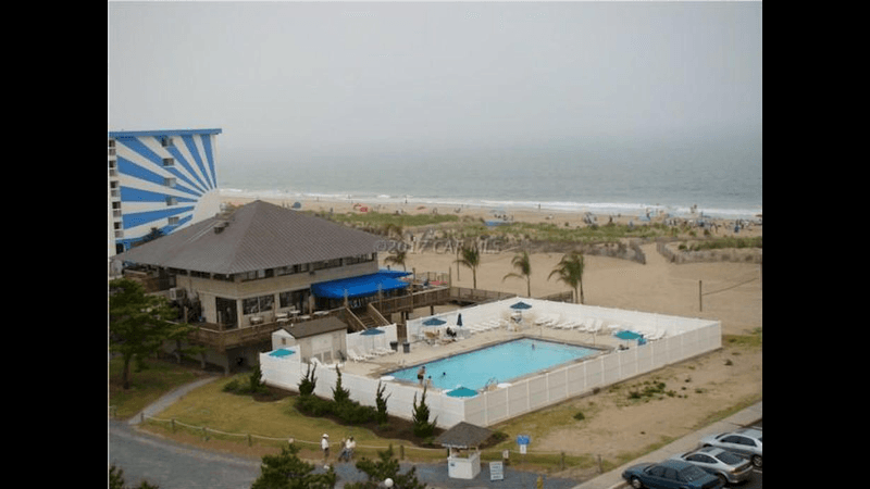 Ocean POines Townhome: 438 Ocean Pkwy