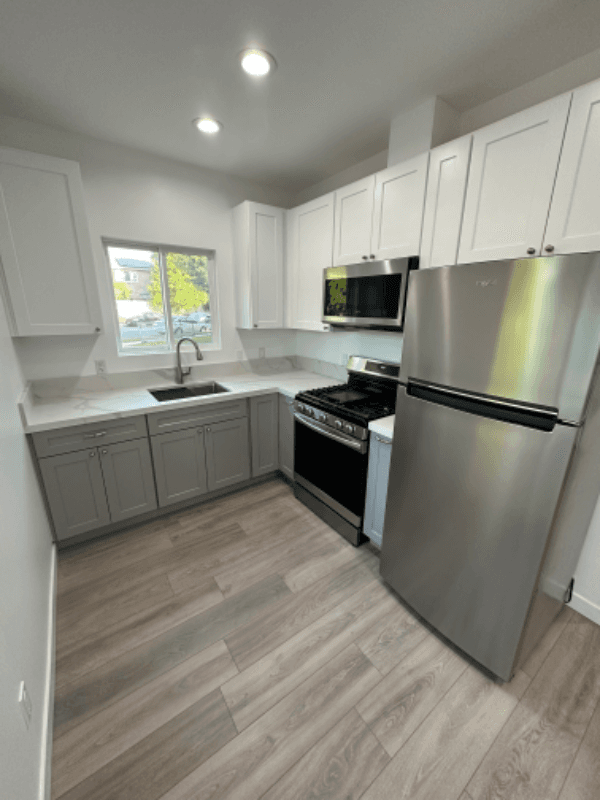 Lake Balboa House: 17114 Cantlay St