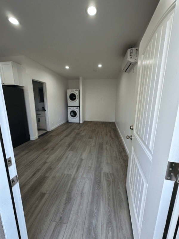 Lake Balboa House: 17114 Cantlay St