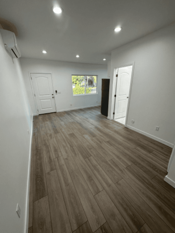 Lake Balboa House: 17114 Cantlay St