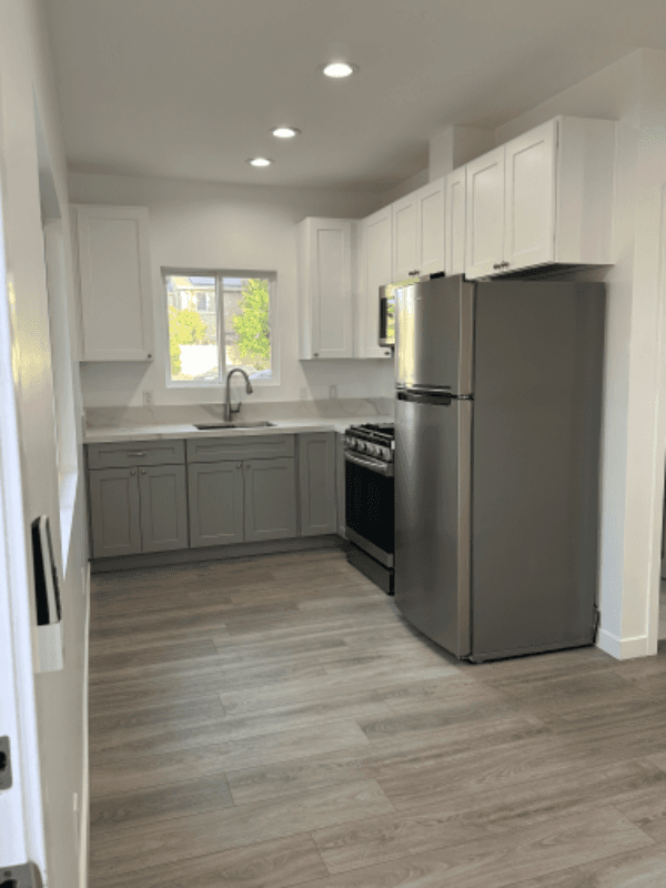 Lake Balboa House: 17114 Cantlay St