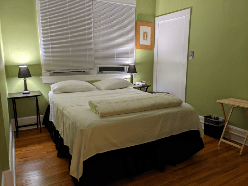 Asheville Single Room: 28 Ravenscroft Drive