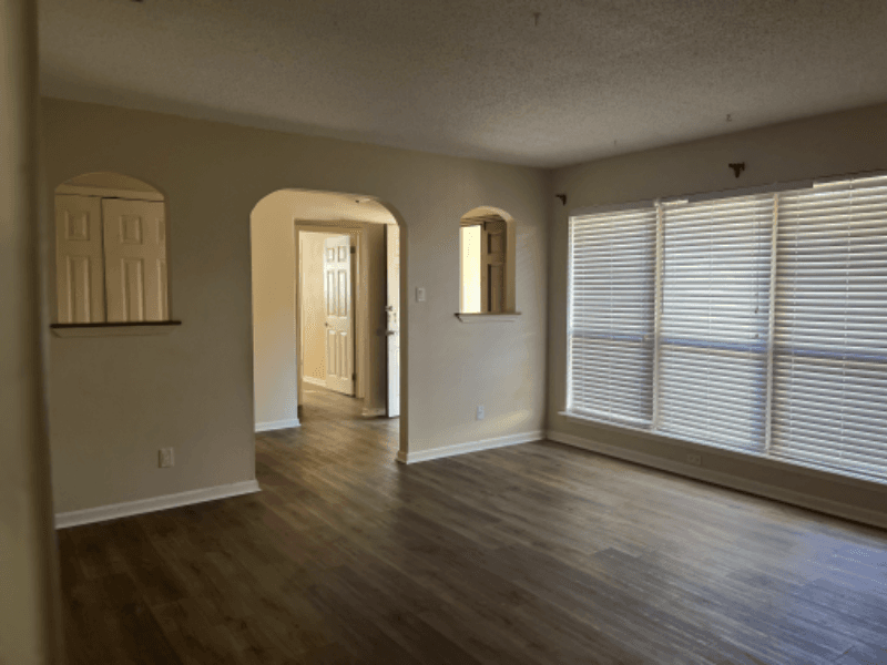 Sherwood House: 8610 Woodridge Drive