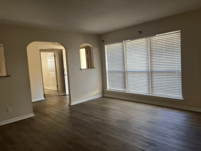 Sherwood House: 8610 Woodridge Drive