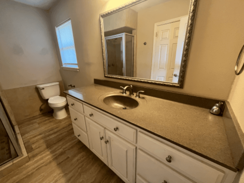 Sherwood House: 8610 Woodridge Drive