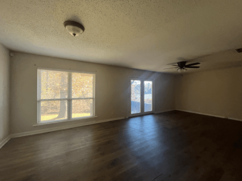 Sherwood House: 8610 Woodridge Drive