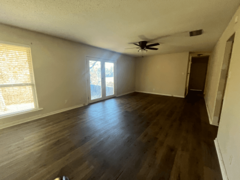 Sherwood House: 8610 Woodridge Drive