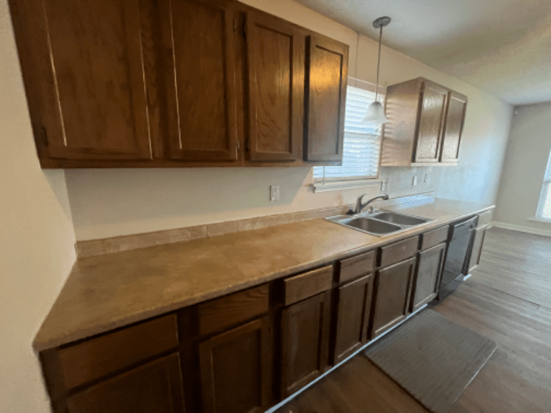 Sherwood House: 8610 Woodridge Drive