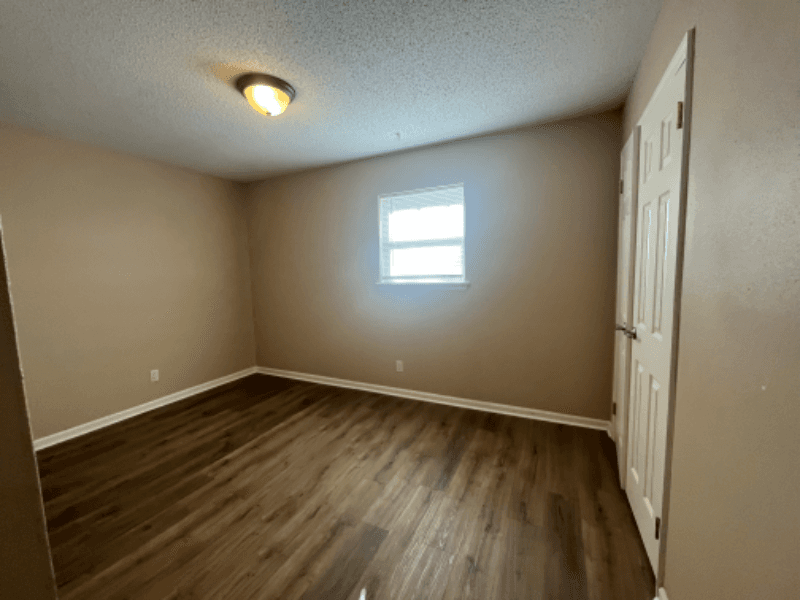 Sherwood House: 8610 Woodridge Drive