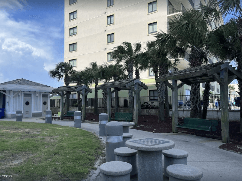 North Myrtle Beach House: 305 22nd Ave North