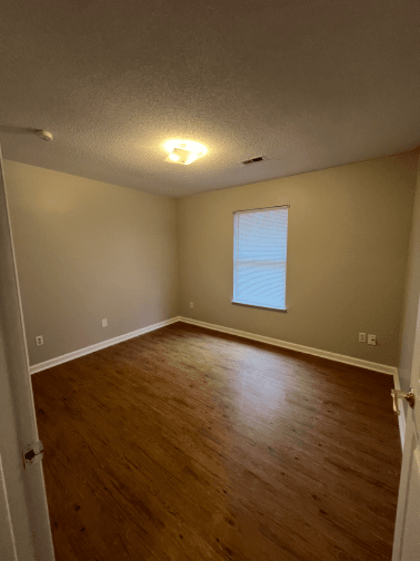Burlington Apartment: 317 Caswell Street