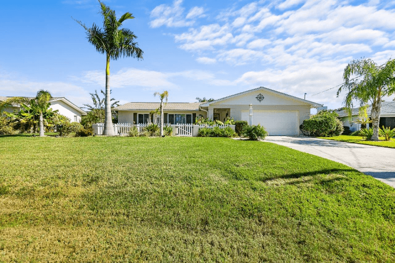 Palm Coast House: 49 Christopher Ct