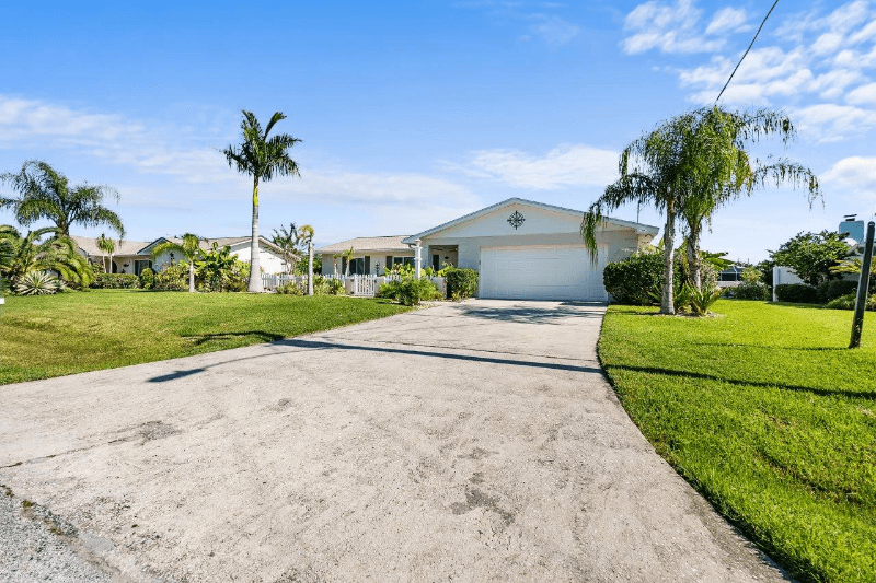 Palm Coast House: 49 Christopher Ct