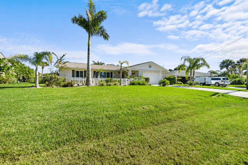 Palm Coast House: 49 Christopher Ct